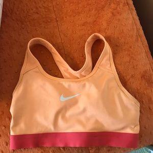 sports bra